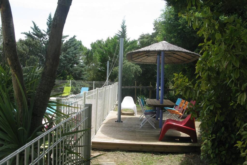 Gite Avec Piscine Et Climatisation Buzignargues Extérieur photo