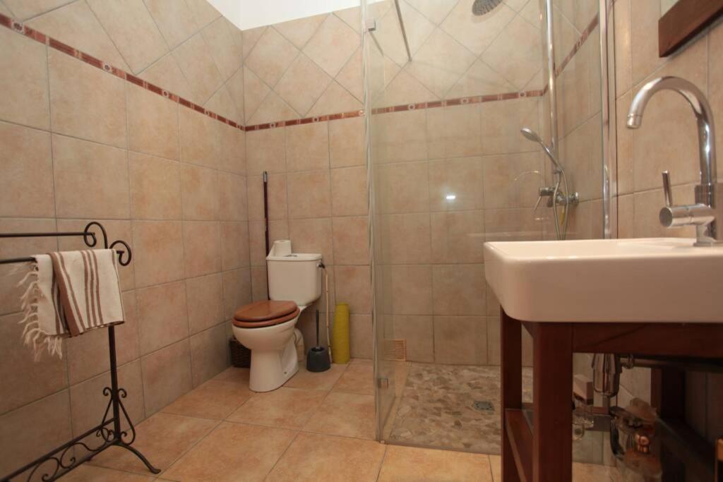 Gite Avec Piscine Et Climatisation Buzignargues Extérieur photo