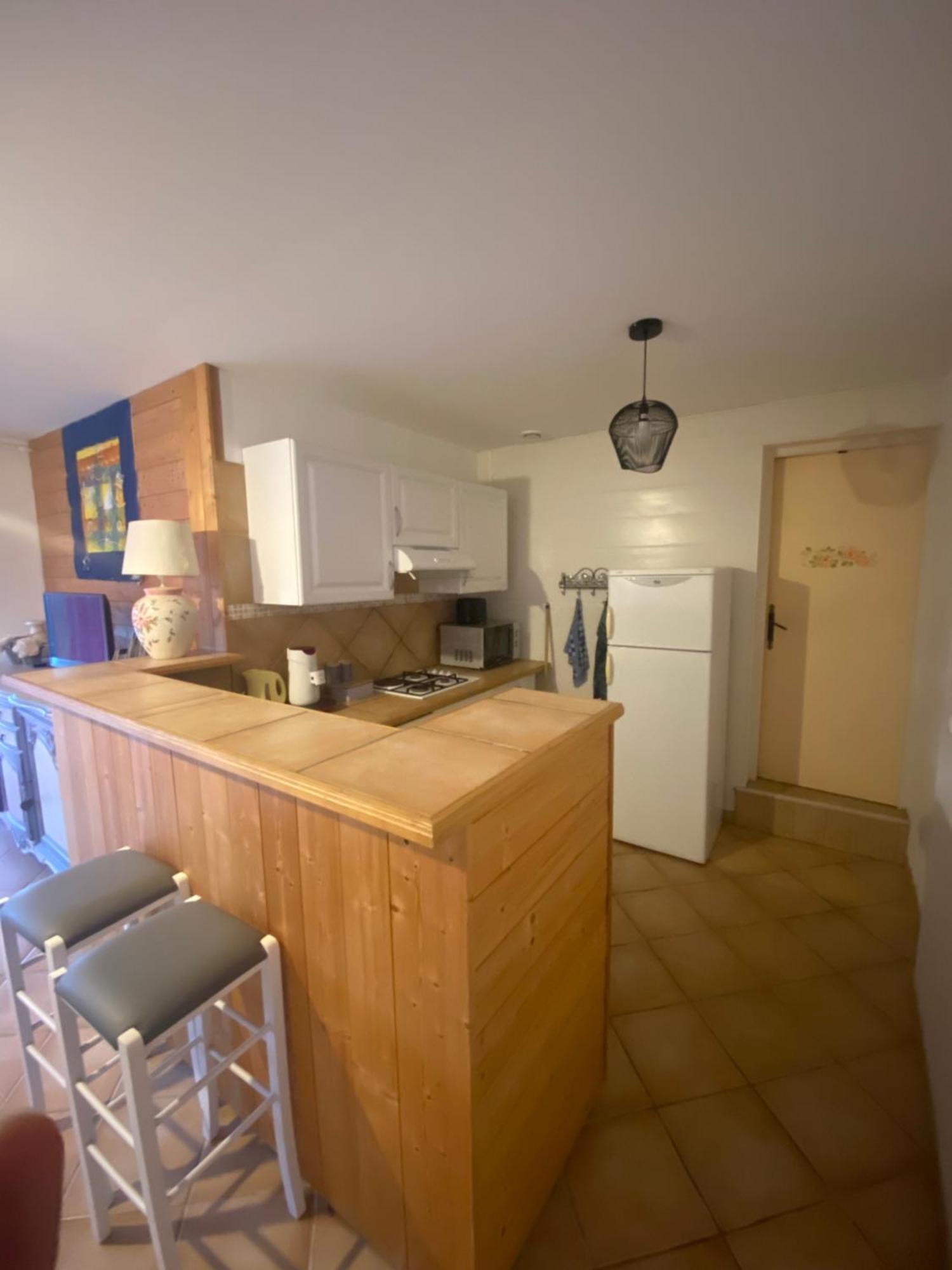 Gite Avec Piscine Et Climatisation Buzignargues Extérieur photo